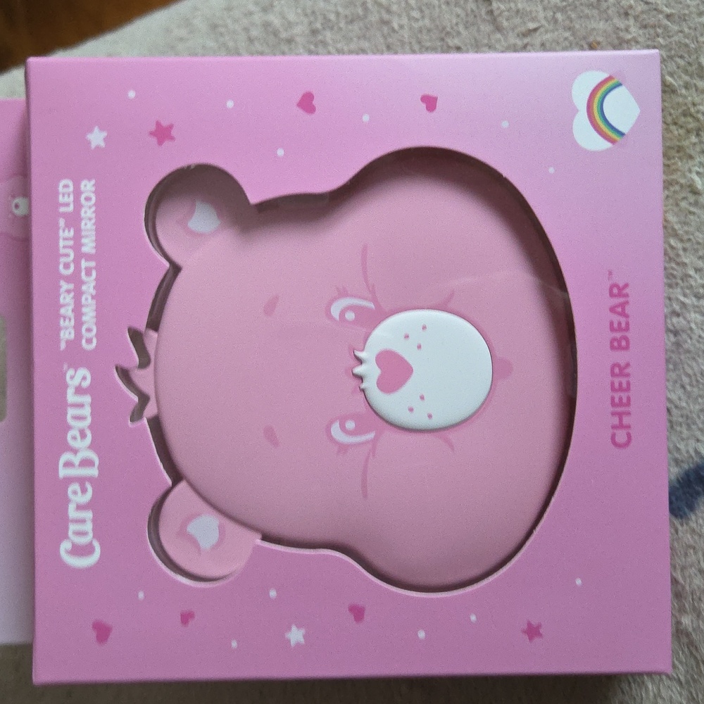 Care Bears Pink Cheer Bear LED Compact Mirror - Picture 4 of 4